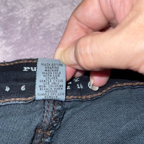 EUC Ruff Hewn Jeans Ankle Length Dark Wash Flower Detail Size 16 - Picture 6 of 9